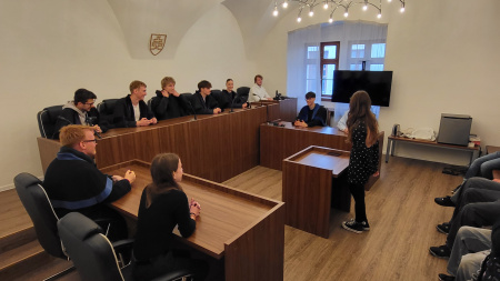 Excursion - court room